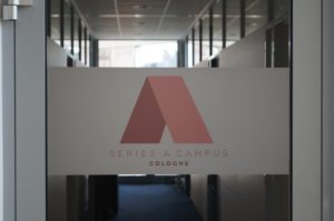 Series-A Campus Eingang